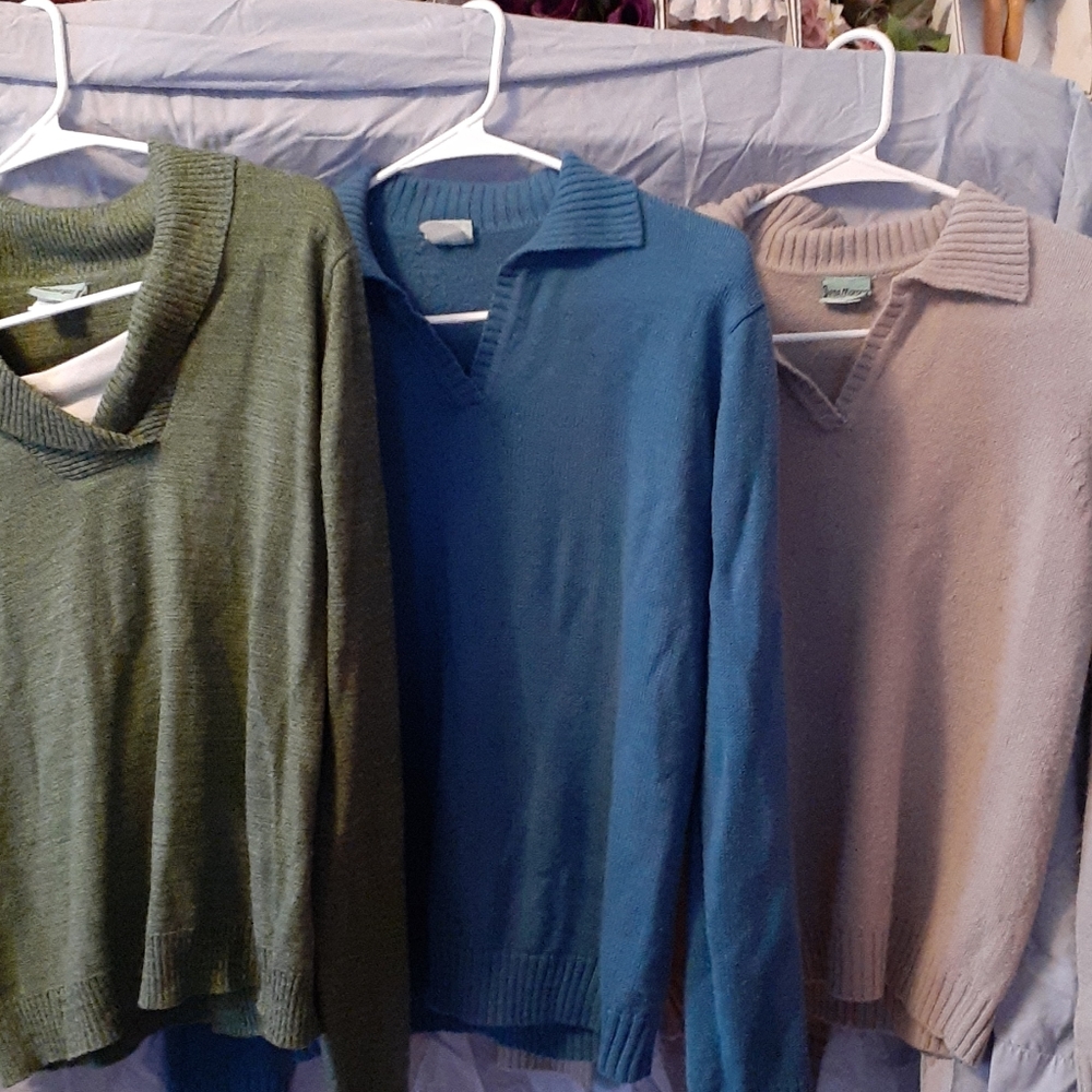 Set of 3 Sara Morgan long sleeved sweaters